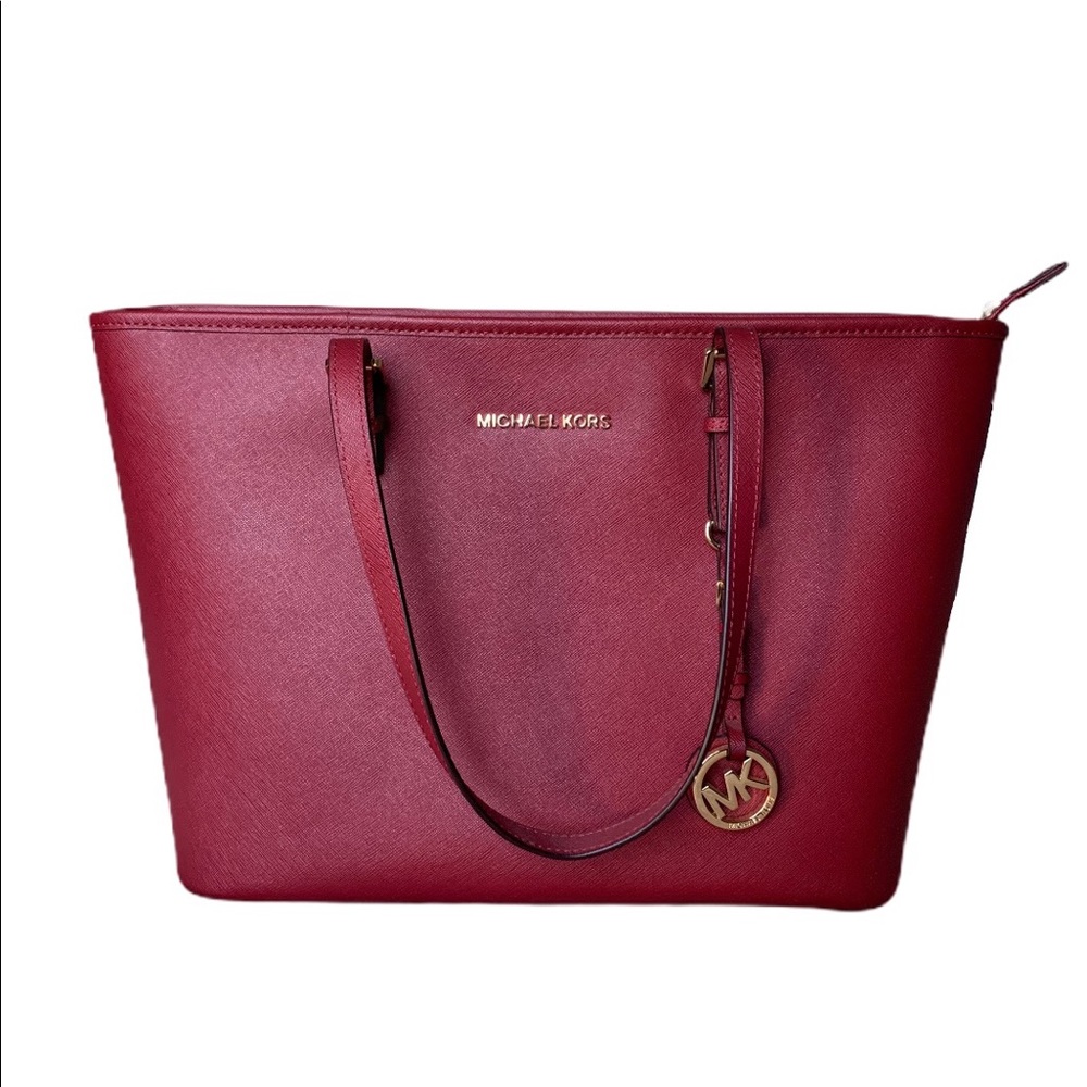 Michael Kors Medium Jet Set Tote in Cherry